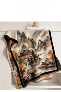 Dettaglio della sciarpa jacquard con paesaggio cinese che mostra trama e frange fini