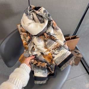 Scialle in finto cashmere con stampa di paesaggi a inchiostro e frange orlo