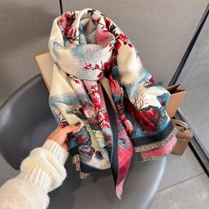 Sciarpa spessa in cashmere con pittura paesaggistica, fiori di prugno e nappe