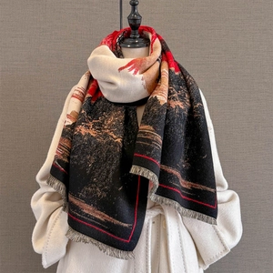 Scialle invernale in finto cashmere jacquard con motivo paesaggistico a olio e nappe