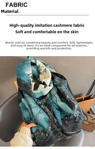 Détail du motif peinture à l'huile sur écharpe en cachemire doux avec finitions à franges