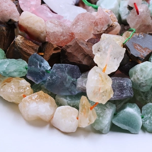 Sortierte natürliche Kristall- und Fluorit-Rohsteinperlen für DIY-Schmuckherstellung