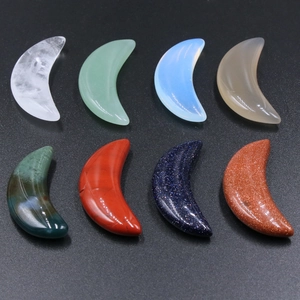 Lot de 8 pierres de cristal naturel polies en forme de lune de couleurs variées