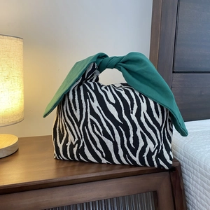 Borsa a Mano in Tela di Poliestere Stile Giapponese Con Motivo Zebra e Manico a Fiocco Verde Per Donna Borsa da Pranzo Bento