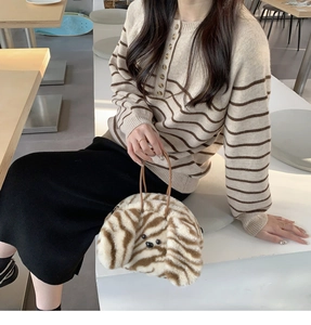 Plush animal dog shaped handbag with leopard pattern for autumn and winter outfits