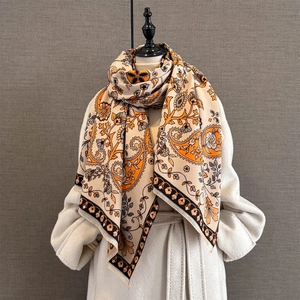 Châle pashmina jacquard beige à motif paisley avec franges pour l'hiver