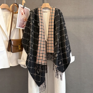 Thick cashmere-like scarf with B-letter pattern, white grid and tassels for winter