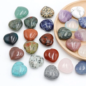 Mix of 30mm natural heart-shaped crystals and agate stones for DIY home decoration