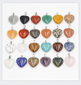 Variety of 20mm heart-shaped natural crystal and semi-precious stone pendants set