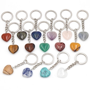Natural Crystal Heart Keychain Semi-Precious Stone Heart Keyring For Women Men Alloy Gemstone Heart Pendant Accessory