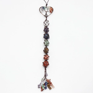 Arbre de Vie aux 7 Chakras en pierres naturelles avec pompons en macramé faits main