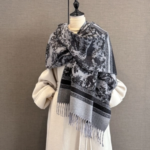 Vintage Jacquard Floral Scarf Shawl Imitation Cashmere Thick Warm Winter Wrap For Women With Tassel Trim Elegant