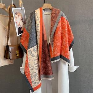 Retro paisley print shawl with contrast stitching and tassels for autumn fashion