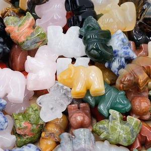 Figurines d'animaux sculptées à la main en divers cristaux et agates naturels