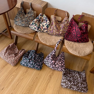 Sac Bandoulière en Velours Côtelé Femme Grande Capacité Imprimé Léopard Motifs Floraux Sac Fourre-tout Hobo Vintage Décontracté Fermeture Magnétique