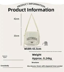 Tableau des tailles du sac bandoulière en nylon avec largeur 43,5 cm et hauteur 33 cm