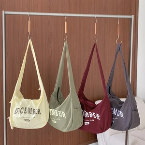 Sac Bandoulière En Nylon Grande Capacité Pour Femmes Sac À Épaule Style Décontracté Imprimé Lettres Vintage Hobo