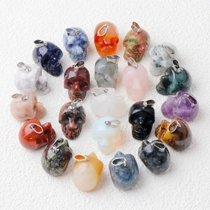 Pendentifs crânes en cristal naturel assortis, améthyste et agate avec bélières argent