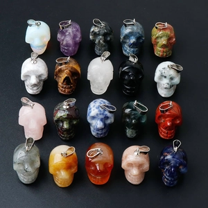 Lot de 20 pendentifs crâne en cristal naturel en pierres gemmes variées avec attaches