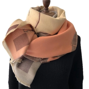 Color-block faux cashmere knit scarf with tassels and geometric patterns for autumn
