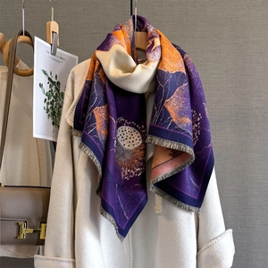 Écharpe élégante en jacquard à motif lotus style peinture à l'encre en violet et orange