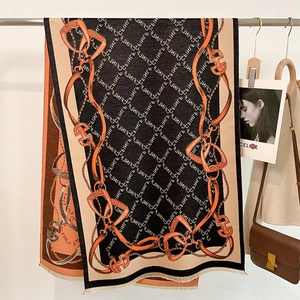 Autumn jacquard letter scarf with equestrian chain pattern and fringe detail