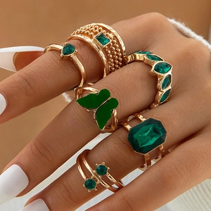 Böhmisches Goldring-Set mit grünen Edelsteinen und Kristall-Schmetterling für Damen