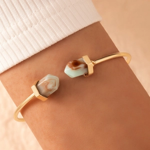 Bracelet jonc ouvert doré réglable avec breloques en pierre turquoise vintage pour femme