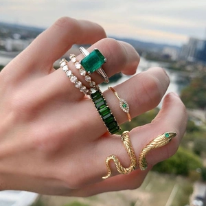 Set di Anelli a Serpente Vintage per Donna Placcato Oro Lega Verde Smeraldo Strass Malocchio Cuore Anelli Statement Gioielli Impilabili