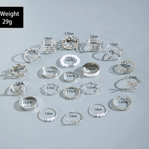 20-teiliges silbernes Ring-Set mit Gewichts- und Durchmesserangaben im Detail