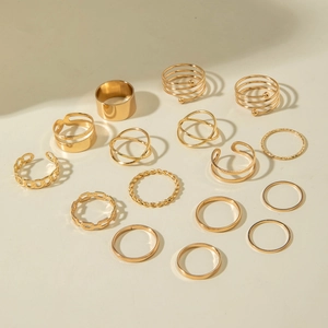 Flachbild von 15-teiligem goldenem geometrischem Ring-Set mit Blatt- und Perlendesign