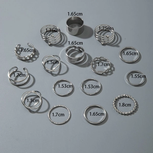 Größentabelle für 15-teiliges silbernes Ringset mit Innendurchmessern von 1,5 cm bis 1,8 cm
