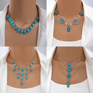 Boho-Halsketten-Set mit Türkis-Blumen und Muschelanhängern im modischen Vintage-Strandlook
