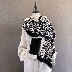 Thick leopard and zebra print jacquard scarf with monogram pattern for women in winter