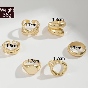 Set of 6 gold geometric chunky rings with sizes 1.6cm-1.8cm and total weight of 36g