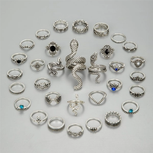 Vintage Snake Rings For Women Alloy Rhinestone Lotus Crown Hollow Bohemian Gothic Punk Style Jewelry Accessories