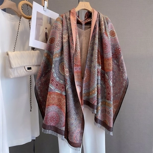 Châle pashmina à motif mandala pour femme avec franges et détails élégants