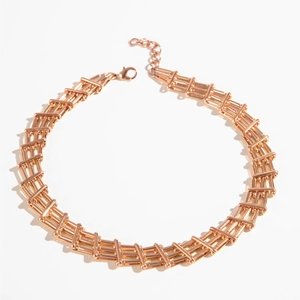 Roségoldene grobe Halskette mit geometrischem Maschen-Design und Karabinerverschluss