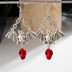 Boucles d'oreilles chauve-souris gothiques avec crâne rouge pour Halloween