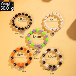 Detailed size specifications for Halloween beaded bracelets featuring spooky charms