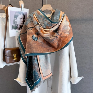 Écharpe épaisse imprimé floral vintage et papillons avec bordures à franges