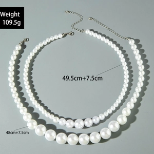 Détail du collier de perles double épaisseur avec fermoir mousqueton et dimensions