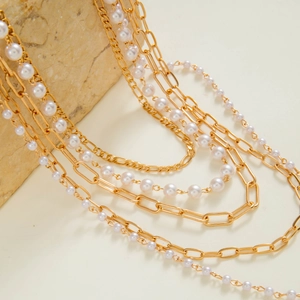 Elegant multi-layer gold alloy necklace with pearls and paperclip chain details