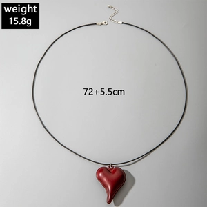 Details van hartvormige hanger ketting met afmetingen 72+5,5cm en gewicht 15,8g