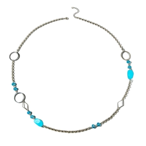 Modeketting van legering met blauwe stenen en parels aan een lange zilveren ketting
