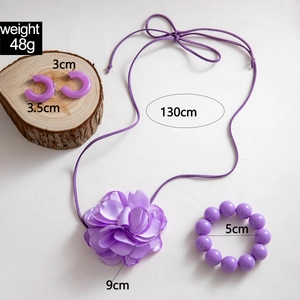 Set gioielli da donna con girocollo a fiore viola, bracciale di perle e orecchini