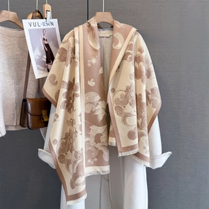 Retro peony print cashmere-feel shawl scarf with fringe in contrast beige and brown