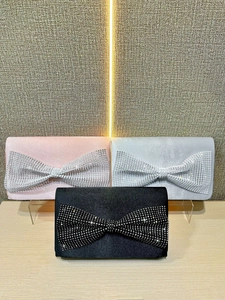 Pochettes de soirée élégantes avec nœuds en strass scintillants en rose, argent et noir