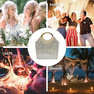 Detailansicht der luxuriösen Strass-Clutch mit goldenem Ringgriff für Abendpartys