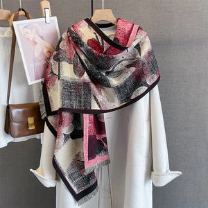 Écharpe d'automne à imprimé fleuri vintage et franges au design rouge et noir
